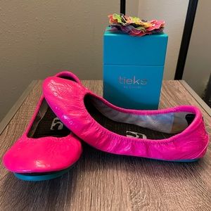 Pop Pink Tieks, size 9